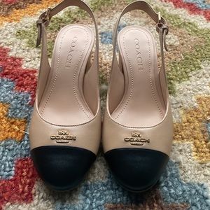 Coach slingback shoes. Size: 5.5